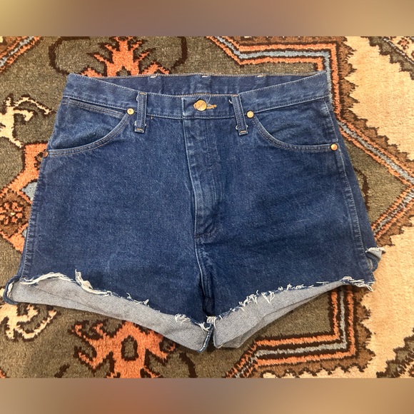 Wrangler Blue Jean Shorts Distressed Cut-Off Style - Picture 1 of 5